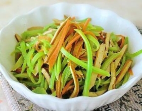 莴苣炒香干