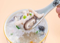 E:\玉振路资料\食谱图集\香菇鸡丝粥.jpg香菇鸡丝粥