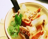 F:\2023玉振路资料\食谱图集\萝卜鸭翅汤.jpg萝卜鸭翅汤