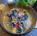 F:\2023玉振路资料\食谱图集\枸杞乌鸡汤.jpg枸杞乌鸡汤