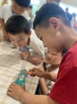C:\Users\XLS\Desktop\六一报道照片\沉浸六一\1685857437818.jpeg1685857437818